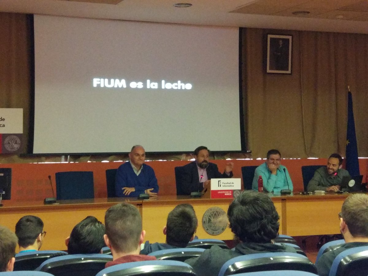 aliciaruto's tweet photo. Las caras de esta foto lo dicen todo. Grandes @pedromruiz1 y @ocanovas , no perdáis nunca ese toque de humor. #BlackFridayFiumer #Fiumer https://t.co/I2EFT4fjvs