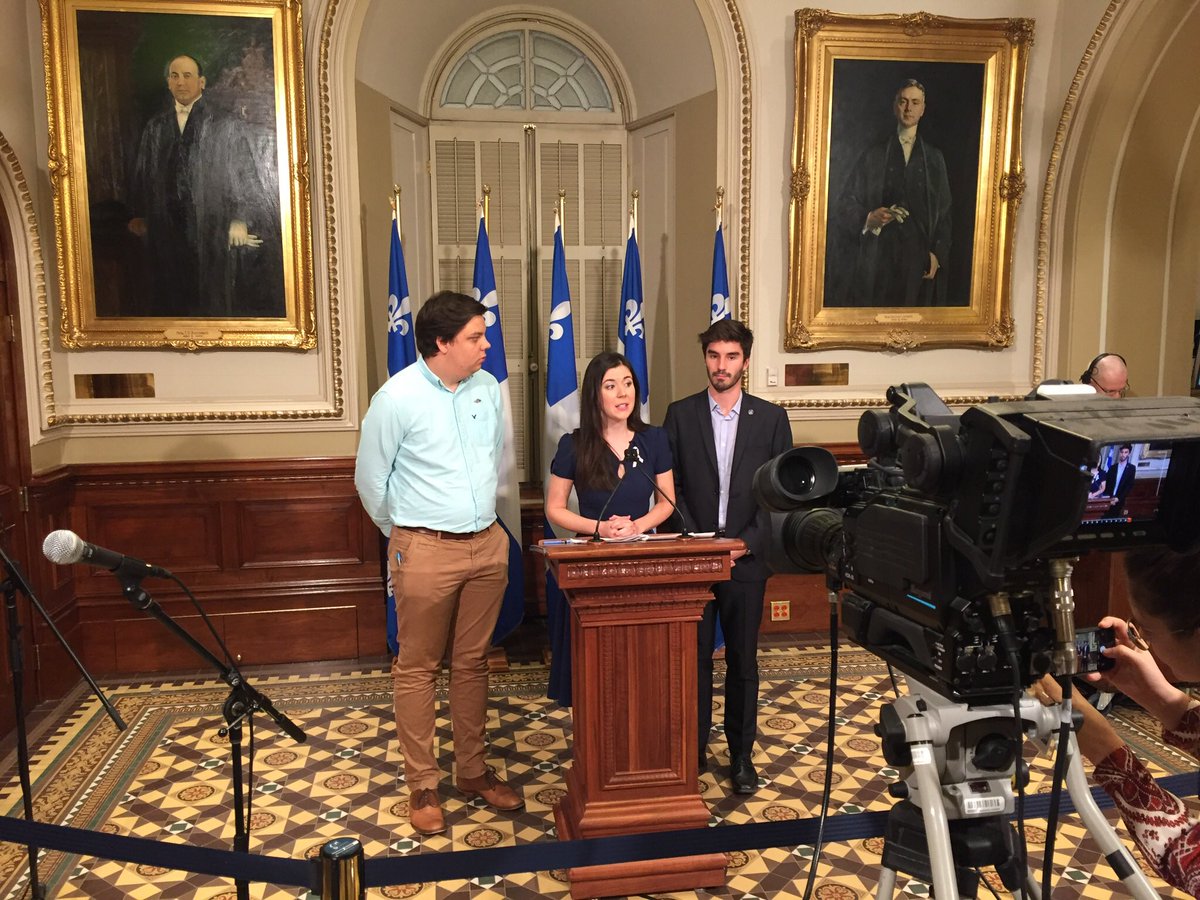 En point de presse avec <a href="/tellesimon/">Simon Telles</a> de l’<a href="/UnionEtudiante/">UEQ</a> et <a href="/CathFournierQc/">Catherine Fournier</a> du <a href="/partiquebecois/">Parti Québécois</a> concernant le #PL151