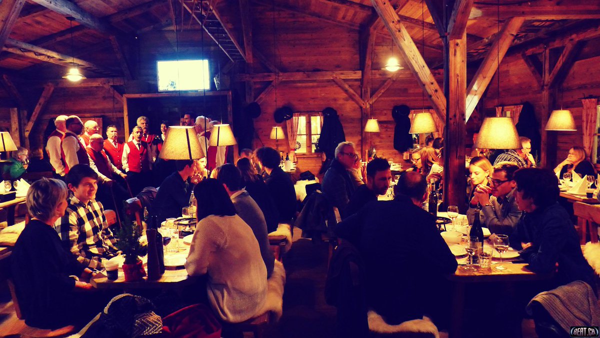 chbeat's tweet image. Bockalp auf dem Herrenacker Schaffhausen mit Alpaufzug eröffnet - schaffhausen.net/2017/11/bockal… - #bockalp #herrenacker #schaffhausen #patrikgisi #brunomeier