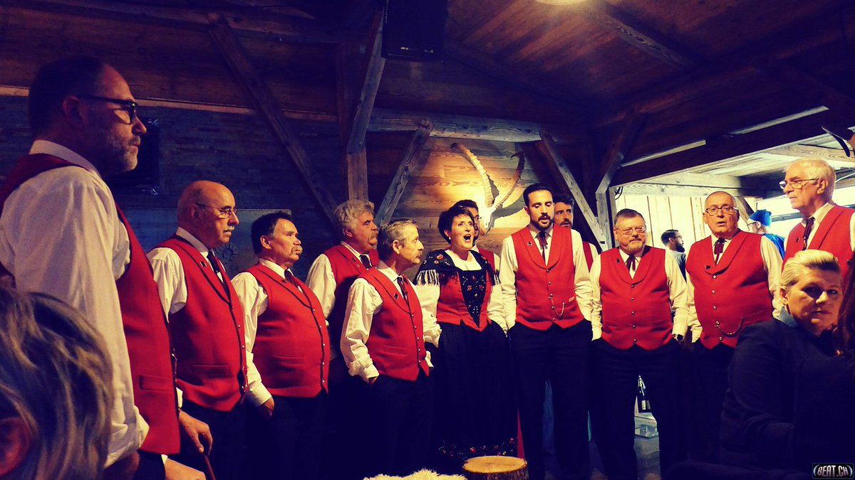 chbeat's tweet image. Bockalp auf dem Herrenacker Schaffhausen mit Alpaufzug eröffnet - schaffhausen.net/2017/11/bockal… - #bockalp #herrenacker #schaffhausen #patrikgisi #brunomeier