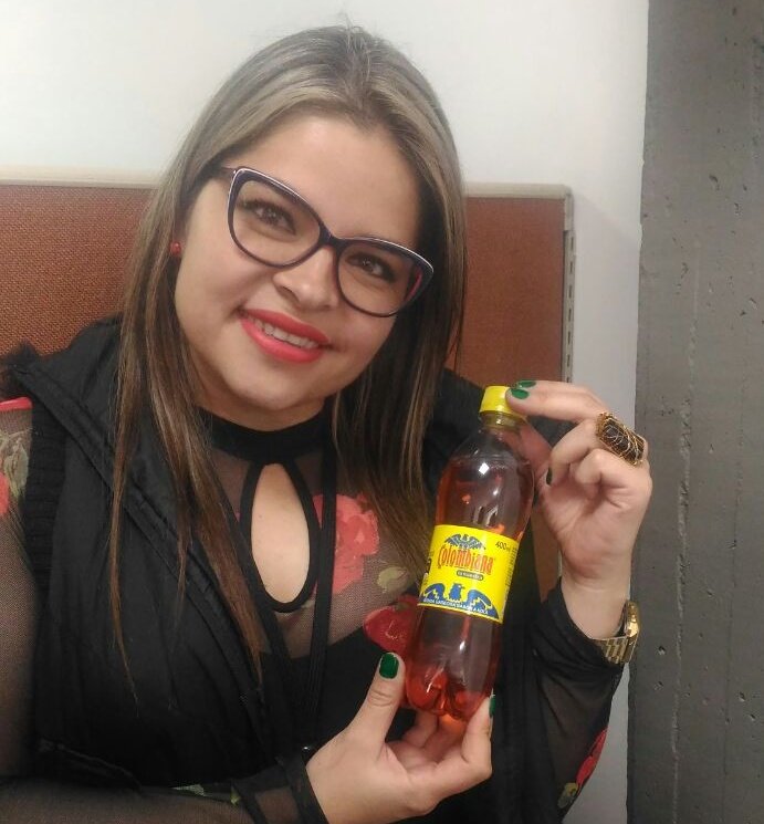 soyLore24's tweet photo. @Colombiana_LN @Colombiana_LN + el #PrimeroLoNuestro 🇨🇴 https://t.co/Bv1k0QnwO8