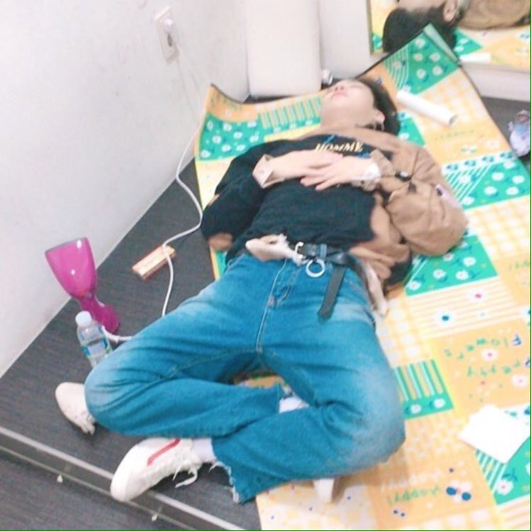 TheFreakies's tweet photo. เขาผู้ไม่แพ้
ทำงานหนักแต่ไม่เคยท้อ
ทั้งทำไร่,จับปลา
ไม่เกี่ยงงานหนัก
ค่ำไหนนอนนั่น
เพื่อเก็บตังค์ไปขอแฟน https://t.co/6RCg0Mze4L