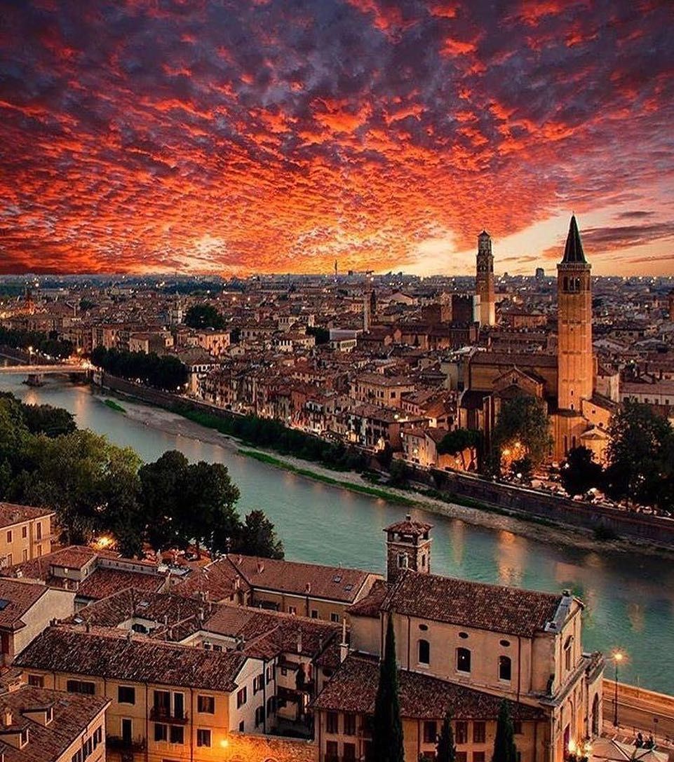 EarthPix's tweet photo. Verona, Italy / Photo by @matteorighiphotography https://t.co/lyD47Exh4b