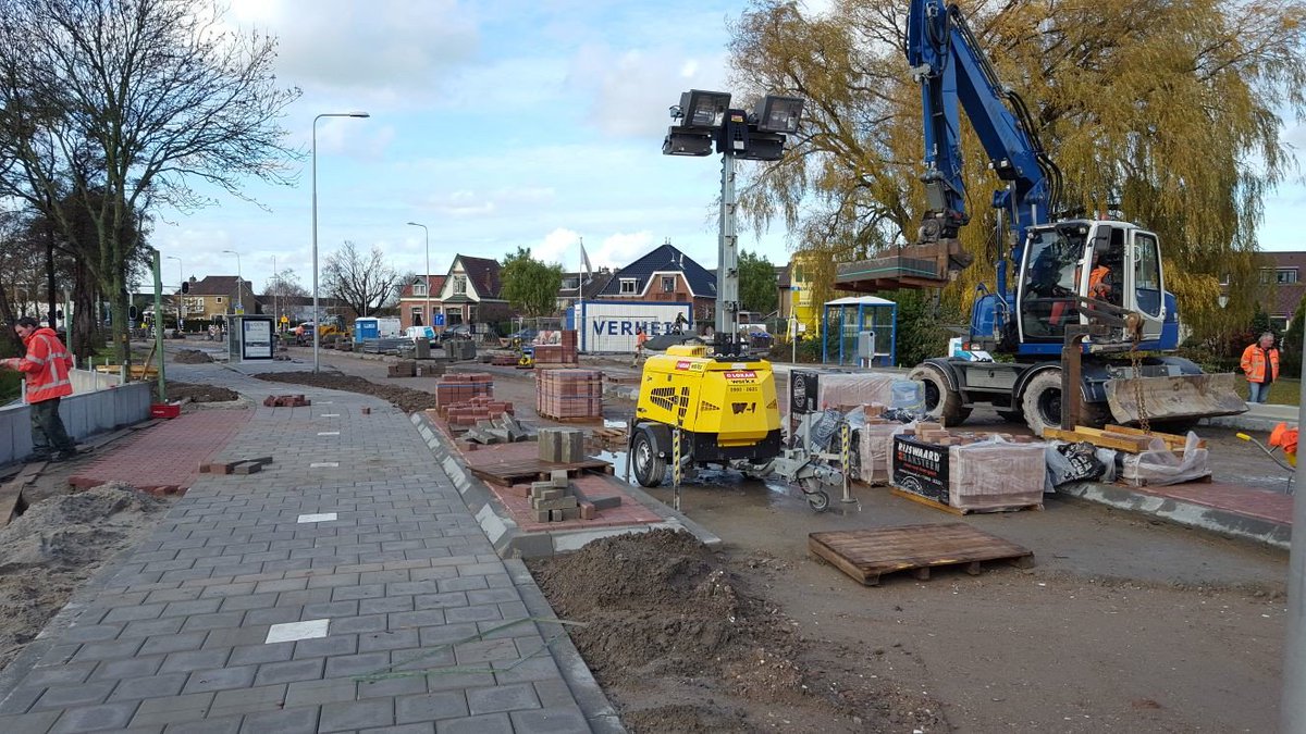 Waalpartners's tweet photo. Werkzaamheden #N467 #Galgebrug @zuid_holland in volle gang. Na het weekend asfalteren &amp; eind volgende week is de weg weer bereikbaar! #Naaldwijk #mooiwerk #Westland https://t.co/5JIgXCa2dH