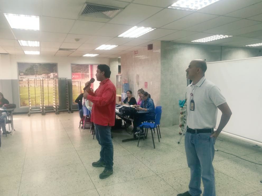 RLeon_PDVSA's tweet photo. #24Nov Planta de Llenado Yagua nos recibe. 

Estamos en asamblea junto a la clase trabajadora. 

Transformación PDVSA |Tercera Etapa | Plan Estratégico Socialista | PES 2016 2026 | @RLeon_PDVSA https://t.co/UOTZ9idxPK