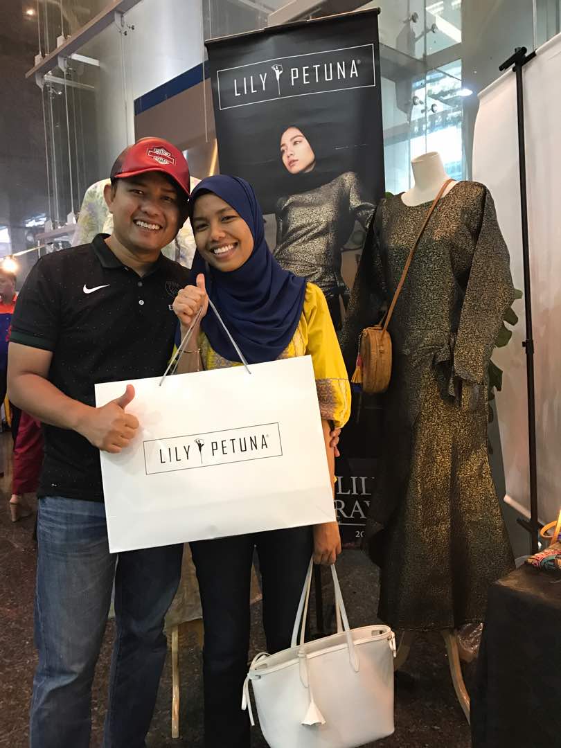 jomjual's tweet photo. rugi siapa yang tak pergi #lilypetunaXbankrakyat #lilypetuna #saleloriterbalik https://t.co/Ygzm1lb6ls