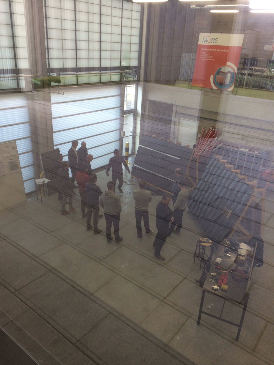 alen_peter's tweet photo. Laatste les #rescert #pv - pvpanelen installeren op verschillende daken. #thomasmore #wearegeel https://t.co/Ws0YlPN1dY