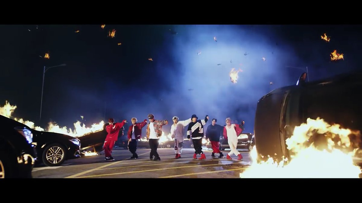 jintrish_'s tweet image. so lif af #MicDropRemix