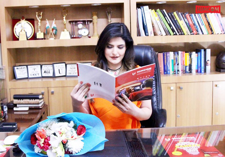Himcomcreation's tweet photo. On the occasion of children’s day the star cast of the upcoming Bollywood film Aksar 2, Zareen Khan graced the campus of Heritage Institute of Management and Communication in Delhi on Tuesday. #HIMCOM #CHILDREN_DAY_CELEBRATION #AKSAR2 #ZAREEN_KHAN #New_Delhi https://t.co/8kxSECkH63