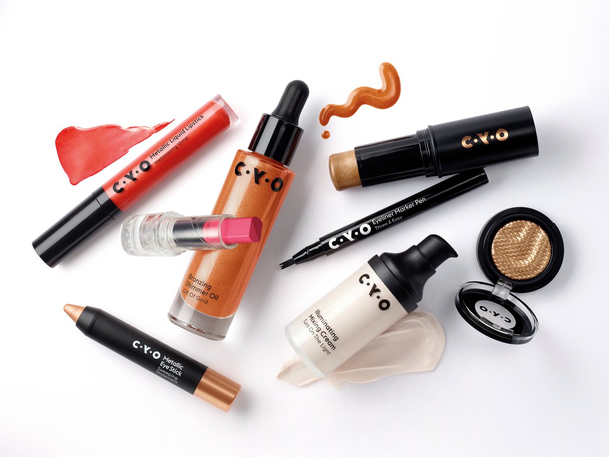 CYOCosmetics's tweet photo. #MixLayerHack SAY NO TO NORMAL. YES TO EXPERIMENTAL. NO TO LIMITS. YES TO MORE FOR LESS. MIX. REMIX. YOUR WAY.  https://t.co/5WsNGjBlLo #cyocosmetics #beautyaddict #create https://t.co/zxGu2iGOUi