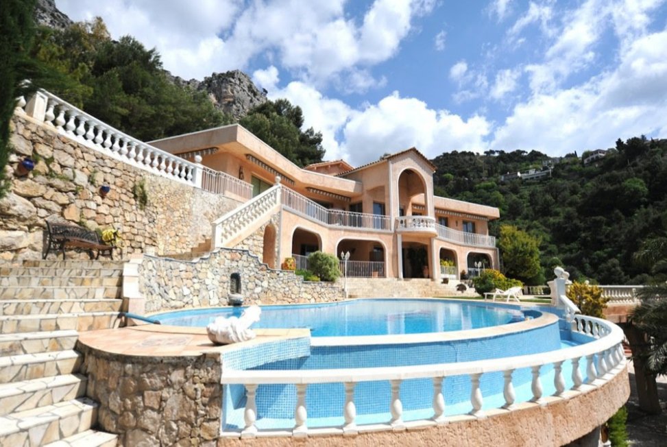 дом в монако. дом в монте карло. монако виллы на берегу лазурный берег. дом в монако. дом в монако.