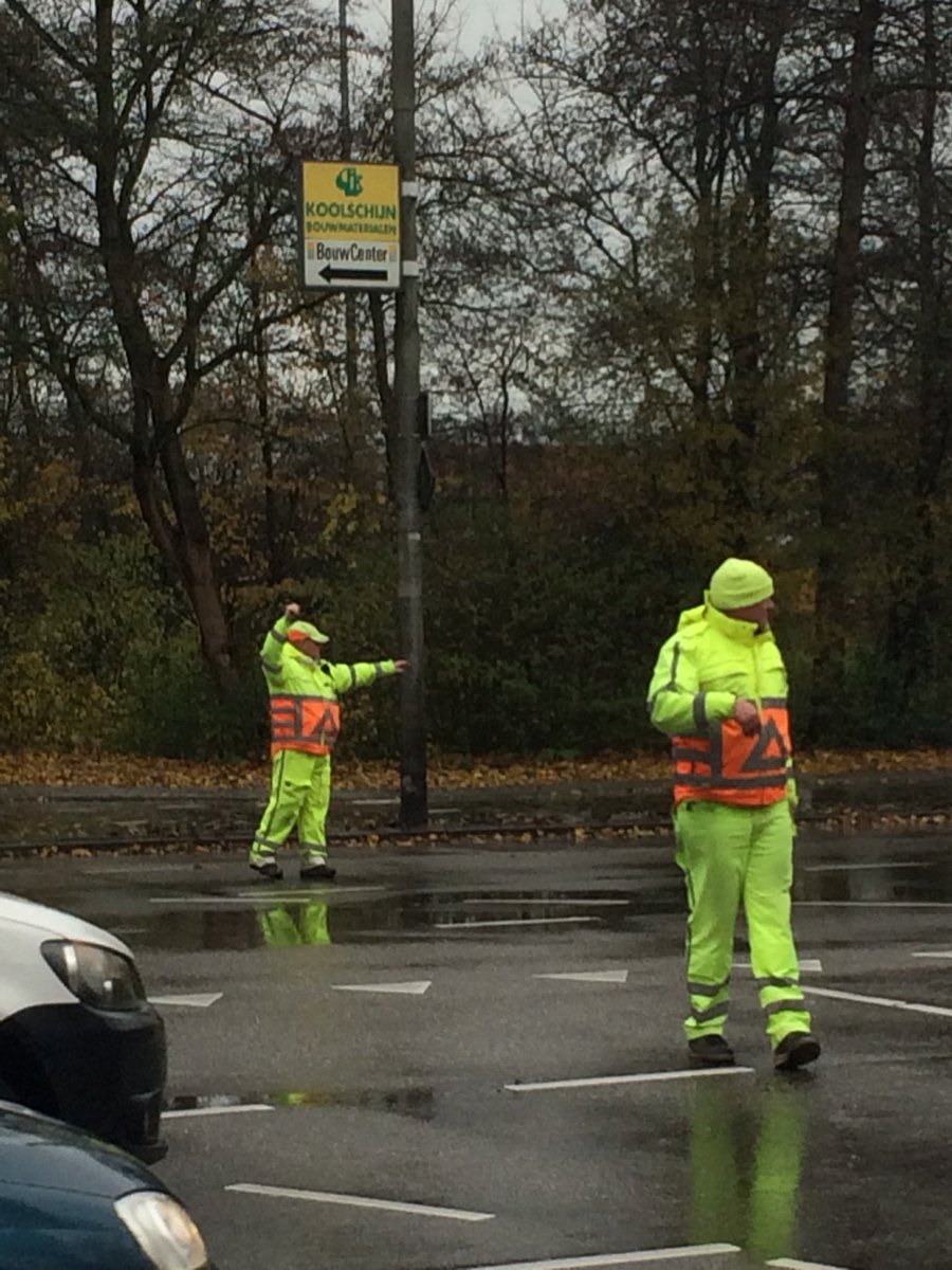 BinckMarco's tweet photo. @BinckWerk staat weer zijn mannetje/ vrouwtje in Delft #Binckwerk #citytec #windenregen #respect #toppers https://t.co/C11UBBjIJb