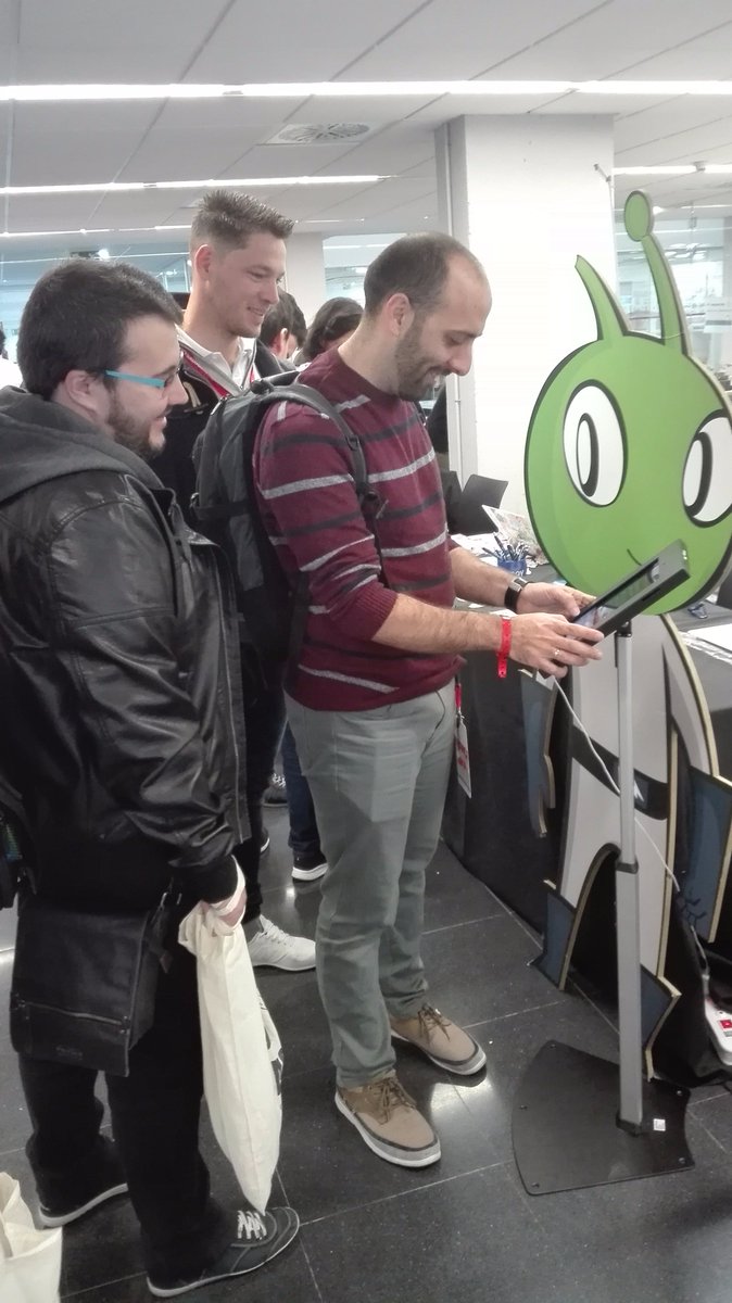 Liferay_es's tweet photo. ¿Ya sabes lo que tenemos preparado para ti en nuestro stand? ¡Atrévete con el reto y consigue el premio! Te esperamos en la planta -2 de #CodemotionMadrid ¡No te lo pierdas! https://t.co/wL35mVA4ve