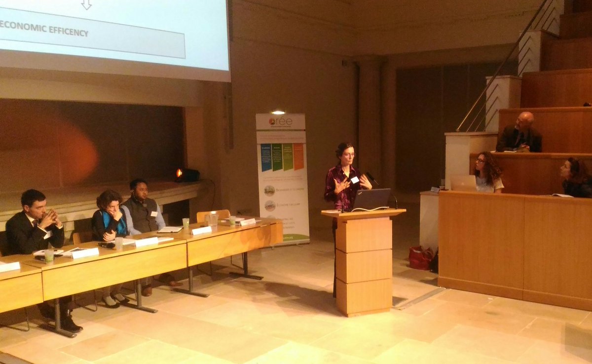 assoOREE's tweet photo. Au tour d'Hélène Leriche, Responsable #biodiversité chez #ORÉE de présenter le Groupe de travail de l'association, ses outils et ses préconisations pour les #entreprises et la #biodiversité #GPBB de la @CBDNews https://t.co/vXkrKqNTSU