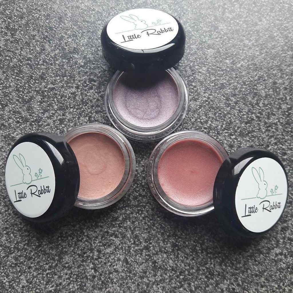 LittleRabbitAT's tweet photo. @Regranned from @herzog_jasmin1 -  Sextans ist ja eigentlich mein Lieblings-Lipglazer. Bin gespannt, ob Cephus und Caelum konkurrieren können 😁#vegan #crueltyfree #followthelittlewhiterabbit #veganingraz #vgt #cosmetics - #regrann  #govegan #followth… https://t.co/M3eE3IHQoY https://t.co/Q4X3dhdPZX