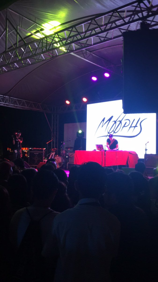 OneMusicPH's tweet photo. Friday night here at USTCFAD #onemusiccampustour #OneMusicxCFAD @tarsierrecords https://t.co/p270JfBzOg