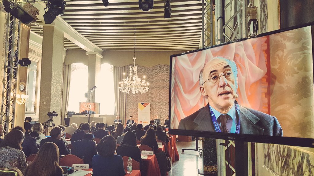 Ambrosetti_'s tweet photo. #OBOR17 Enrico Marchi #SAVEGroup "Siamo riusciti a mettere a sistema gli aeroporti del Nord Est (VE, VR, BS, TV). A #Venezia sono presenti oltre 50 compagnie aeree per piรน di 100 destinazioni" https://t.co/txYoAG0JgP