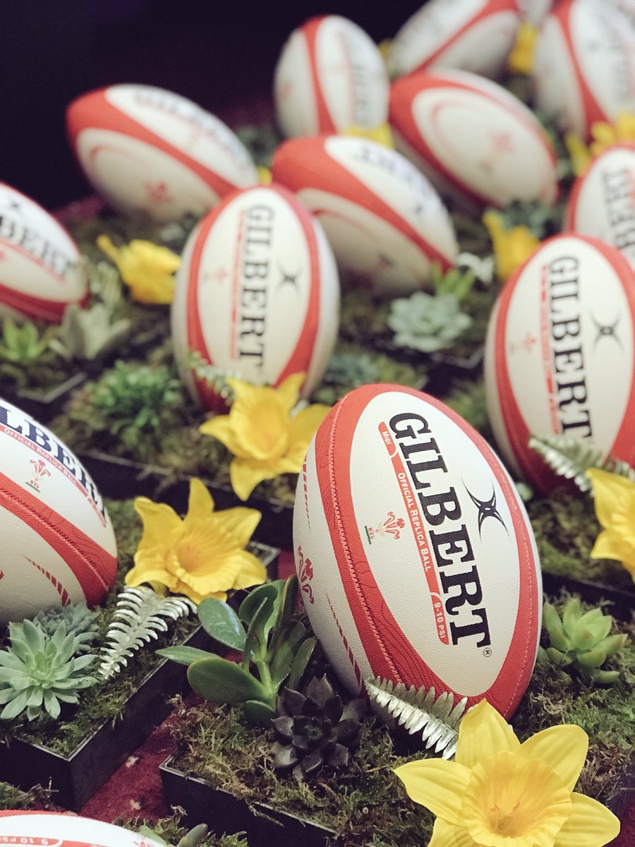 Thank for you for stunning centre pieces <a href="/Sweetpeony64/">Sweet peony</a> #HJRugbyLunch