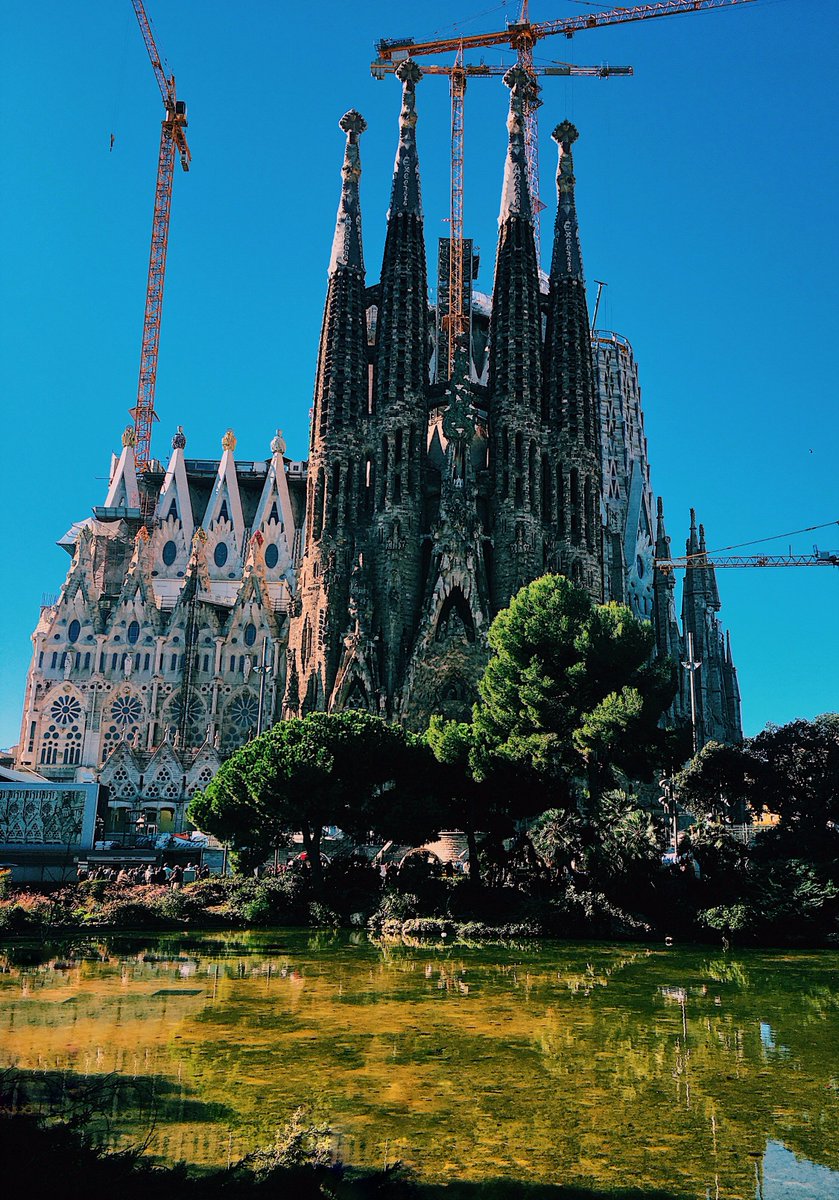 LudwigTalks's tweet photo. Visit La Sagrada Familia and many more #Barcelona destinations with your personal guide 🏙👉 https://t.co/cPDcTOF1C4 https://t.co/Bzsoj8Zc6Z