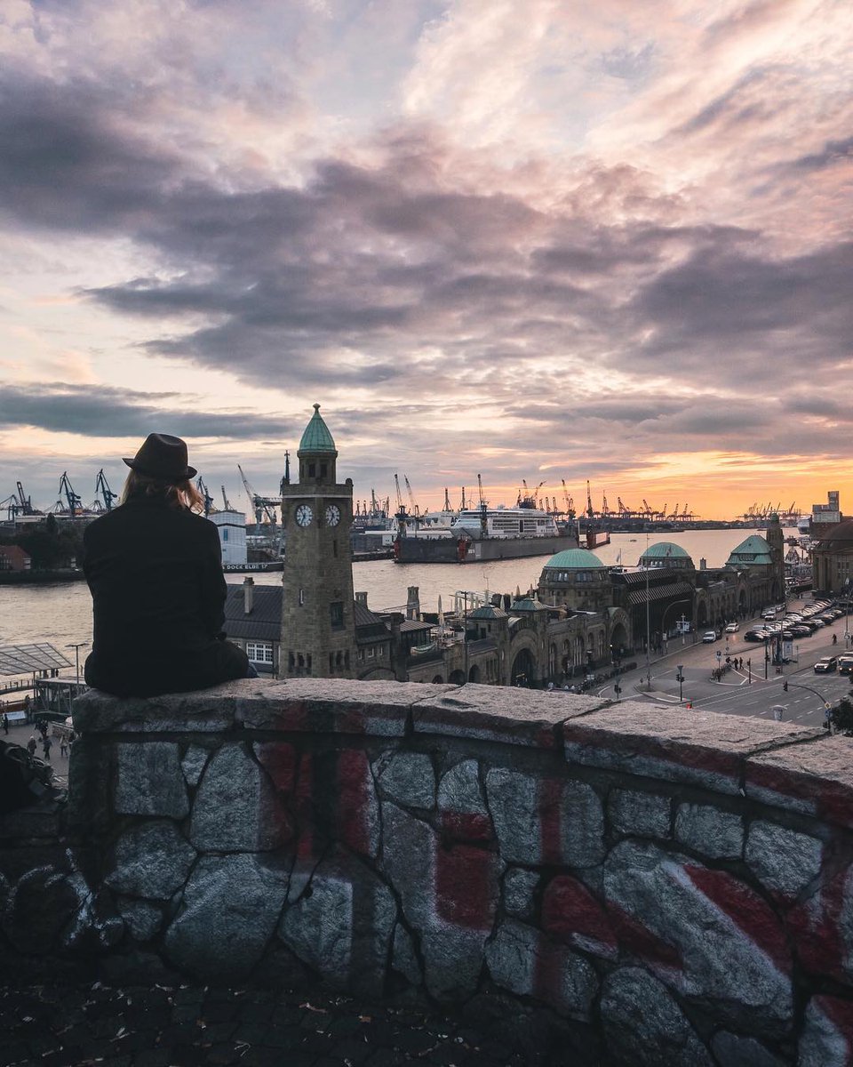 hansegang's tweet photo. Hey! Aufwachen! Freitag! 😉

#tgif #hansegang #hamburg @mein_hamburg @hamburg_de @HamburgAhoi @visitHamburg @GeheimtippHH @BilderHamburg @CultureTrip @GermanyTourism https://t.co/iYGl8hce1s