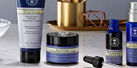 nyrorganicuk's tweet photo. Revitalise your skin with our Rose Formula Antioxidant Facial Mask. Apply a thin layer avoiding your eye and lip area, leave for 5-10 minutes and wash off to reveal brighter skin https://t.co/1p97XlYPhk