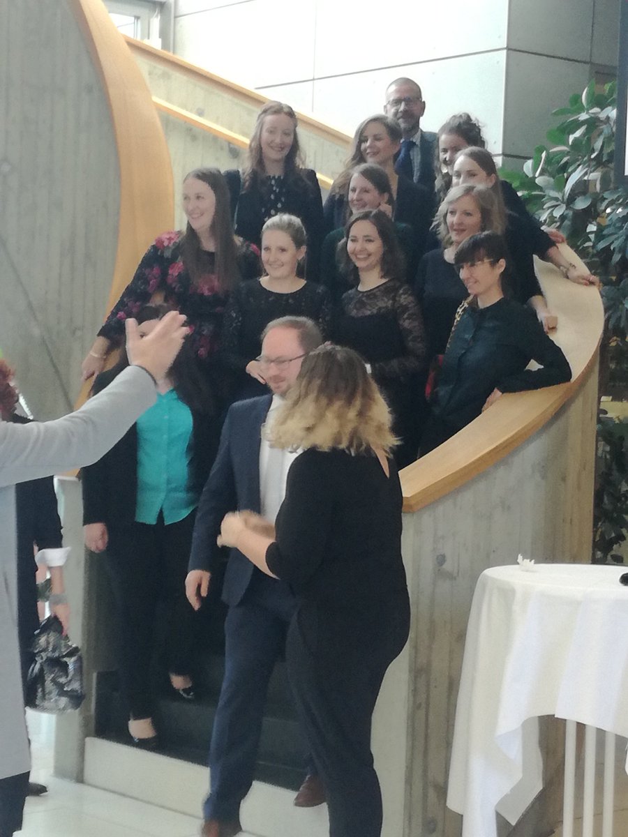 heinzwassermann's tweet photo. Derzeit graduieren #JPR14, #COM15 und @ContentGraz. Congrat https://t.co/hRdO5pGri7