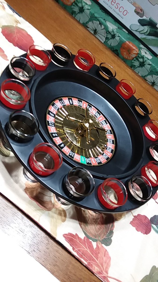 rchllshr's tweet image. this was so fuuuuun 😂🍻 #HappyThanksgiving2017