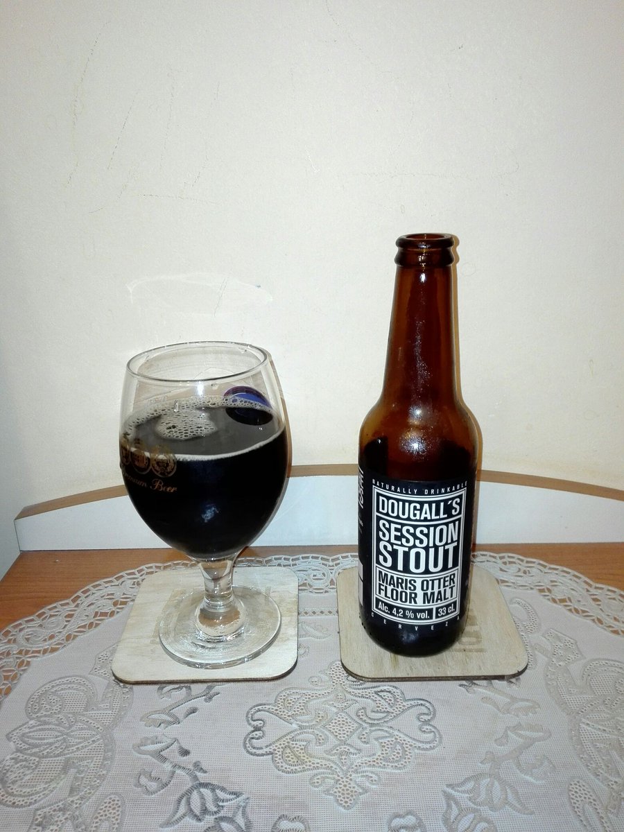 birenoshkembe's tweet photo. Почти без пяна, както се вижда, но на вкус не беше зле. #dougalls #sessionstout #spain #Barcelona #наздраве #birenoshkembe https://t.co/OyAOJ6LYvq