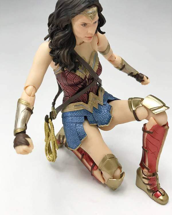 ikidolanan's tweet photo. SHF WW. Tapi kayaknya ini bukan mamah Gadot. https://t.co/L3G2DtflBd