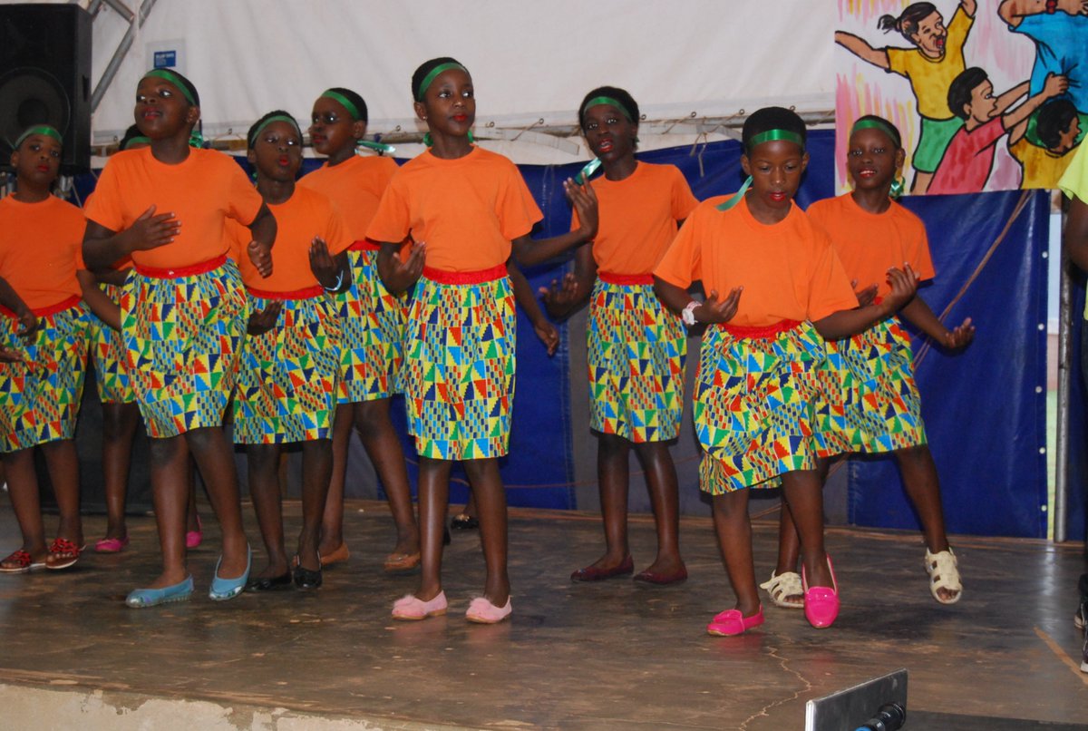 GreenhillUg's tweet photo. Students of #BuwaateCampus that participated in a competitive Mathematics contest and emerged as winners were recently awarded with beautiful piggy bags for their success and hard work.
Thank you for representing and making Greenhill Academy proud!
#GHA #GHAstudents #GHAwards https://t.co/K2j8sIBmB5