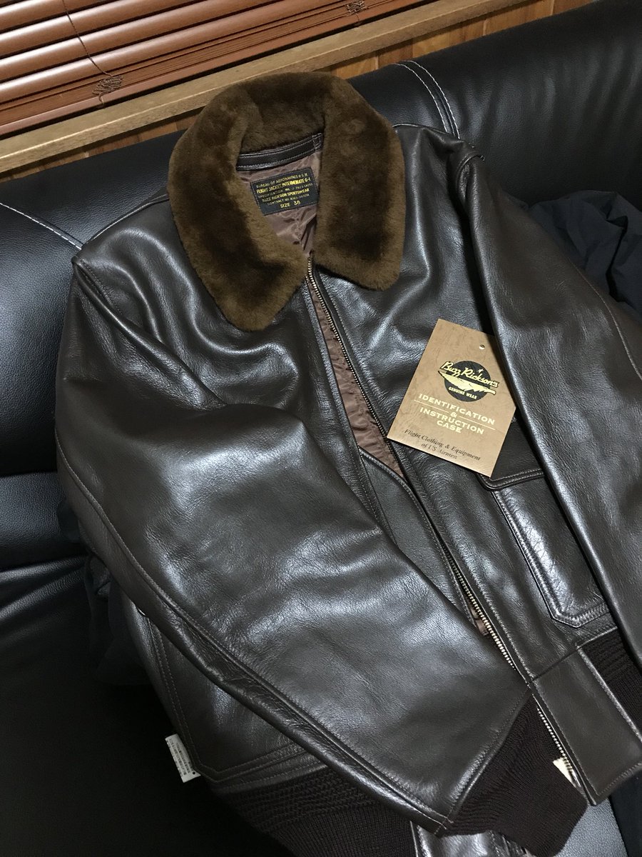 takumanpp's tweet photo. そういえばバズリクソンズ G-1
ついに買ってもーた。
これで大樹のお祝い代なくなったけどまーいいか https://t.co/ToLXcTQnLs