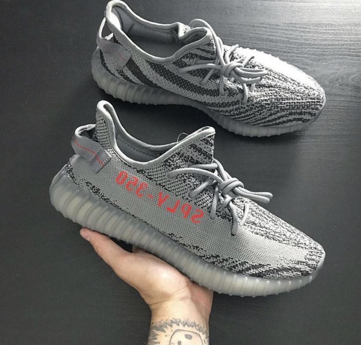 AdidasRelease's tweet photo. The adidas Yeezy Boost 350 V2 will release on November 25, 2017 for a retail price of $220. 
=» https://t.co/6HI27sdWK1 https://t.co/5Fi2vIKsWK