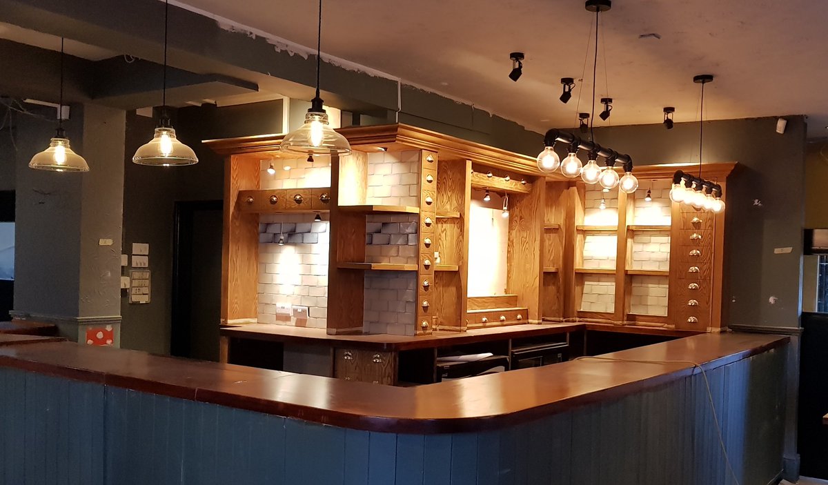 BosunsChair's tweet photo. 😍 All coming together nicely...  We will let you all know when we will be reopening 🎉
#lymington #Pub #NewForest 
@lymingtononline @LymingtonPeople @NewForestEvents https://t.co/HVmvckyuuF