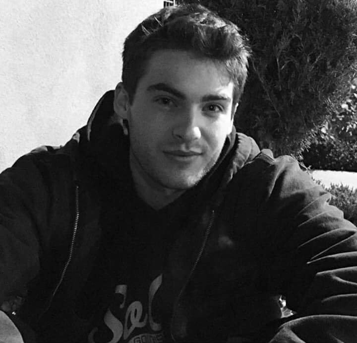 teenwolfxtheo's tweet photo. RT IF YOU LOVE CODY CHRISTIAN✨ https://t.co/NgDxuYD81y