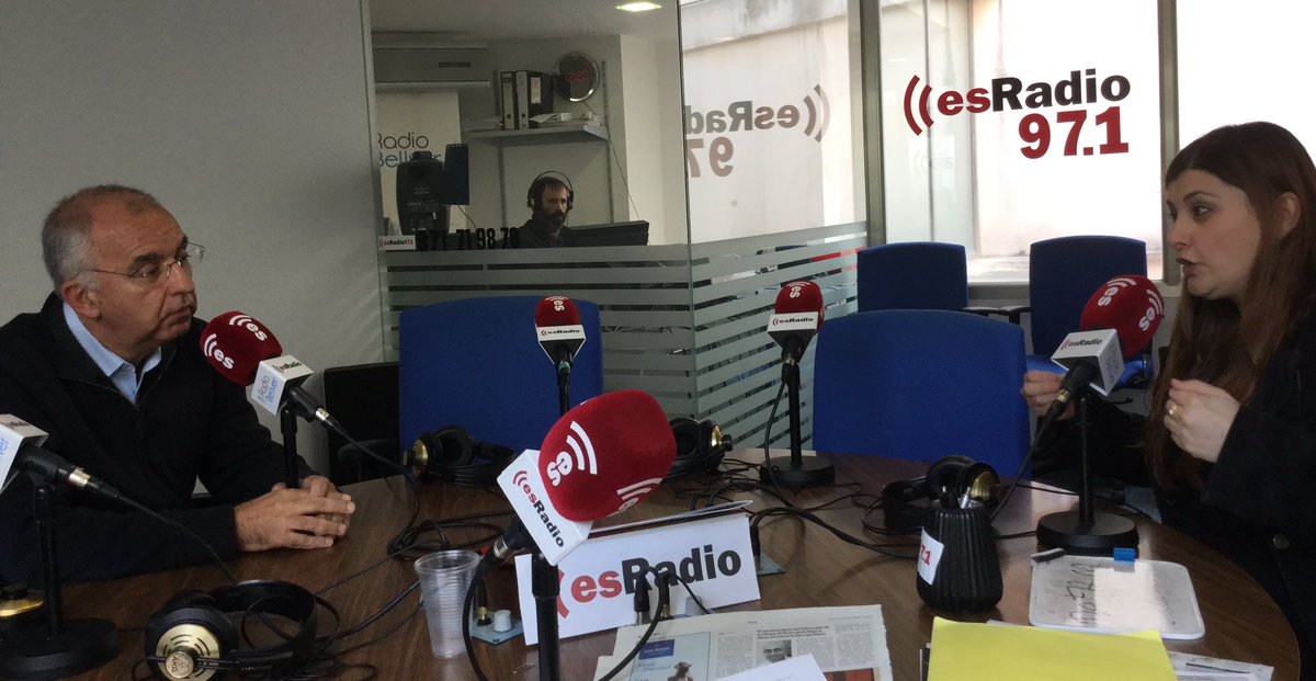 esRadioBaleares's tweet photo. Cara a cara @AinaDiazV "la Oficina Anticorrupción es un instrumento necesario, #JMato: "el problema es querer combatirla de verdad" 📻 https://t.co/Kcf21enX05