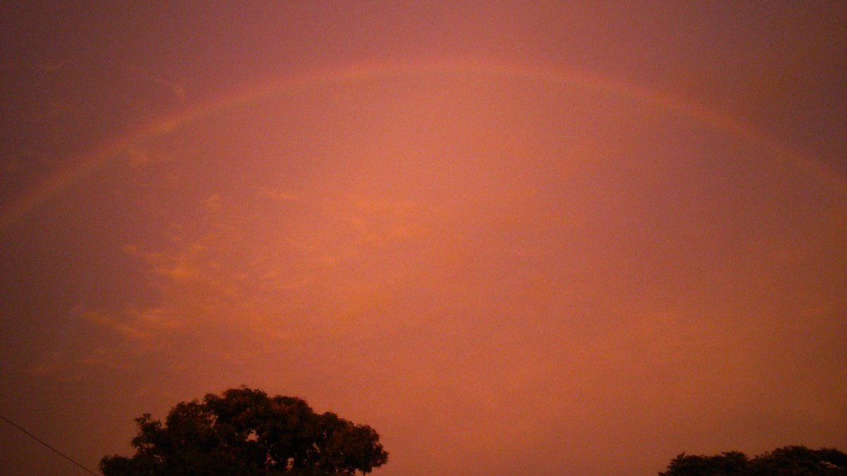 thierryiverson's tweet photo. My view right now in Kingston, Jamaica! What a BEAUTIFUL SUNRISE & what an ARC on that RAINBOW! πππβ€π
π #Sunrise #Rainbow #HisCovenant #BeautifulSky https://t.co/B1Z9mjeGnV