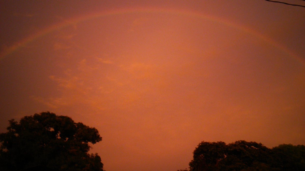 thierryiverson's tweet photo. My view right now in Kingston, Jamaica! What a BEAUTIFUL SUNRISE & what an ARC on that RAINBOW! πππβ€π
π #Sunrise #Rainbow #HisCovenant #BeautifulSky https://t.co/B1Z9mjeGnV