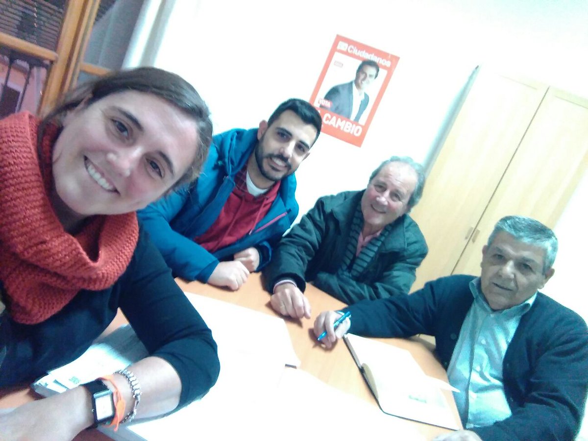 sastre_debla's tweet photo. SALTERAS, Aprobada en Pleno por Unanimidad Moción Atención a Menores con Dislexia presentada por Ciudadanos @Cs_Salteras #Salteras #PoliticaUtil  @sastre_debla #Dislexia @ciudadanos @Cs_Andalucia @MartaEscriva_Cs @VirginiaSalmeCs @JavierMillanCs https://t.co/65Vb9KrjK7