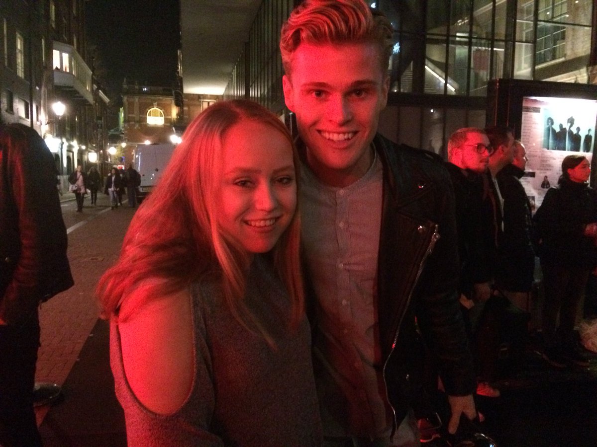 xmerelb's tweet photo. Genoten van de xiteawards gister ❤️🎉 #XA17 https://t.co/lr0BY3DeN0