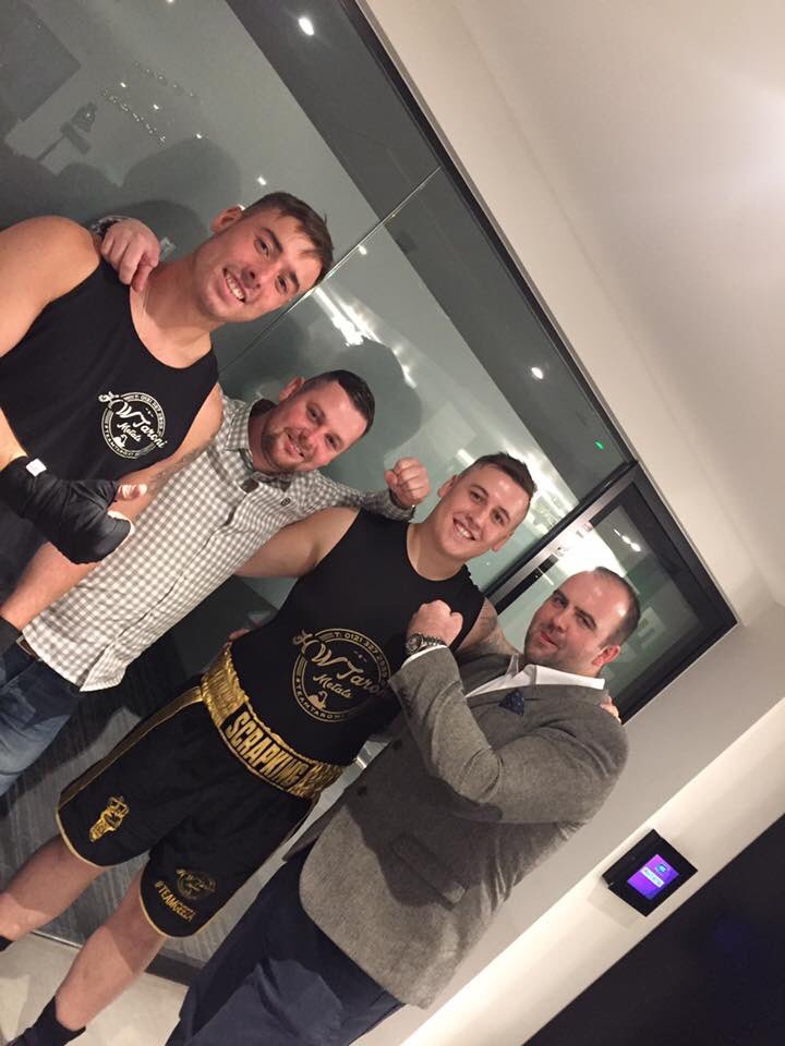 hayleytaroni's tweet photo. Wow, what a weekend,congratulations to both our lads Saturday night winning their bouts, proud is an understatement, the atmosphere was electric #teamtaroni Much respect to both their opponents who put up a great fight! Thanks 4 the support #scrapkings #midlandschamp #boxing https://t.co/YBHspSOmQM
