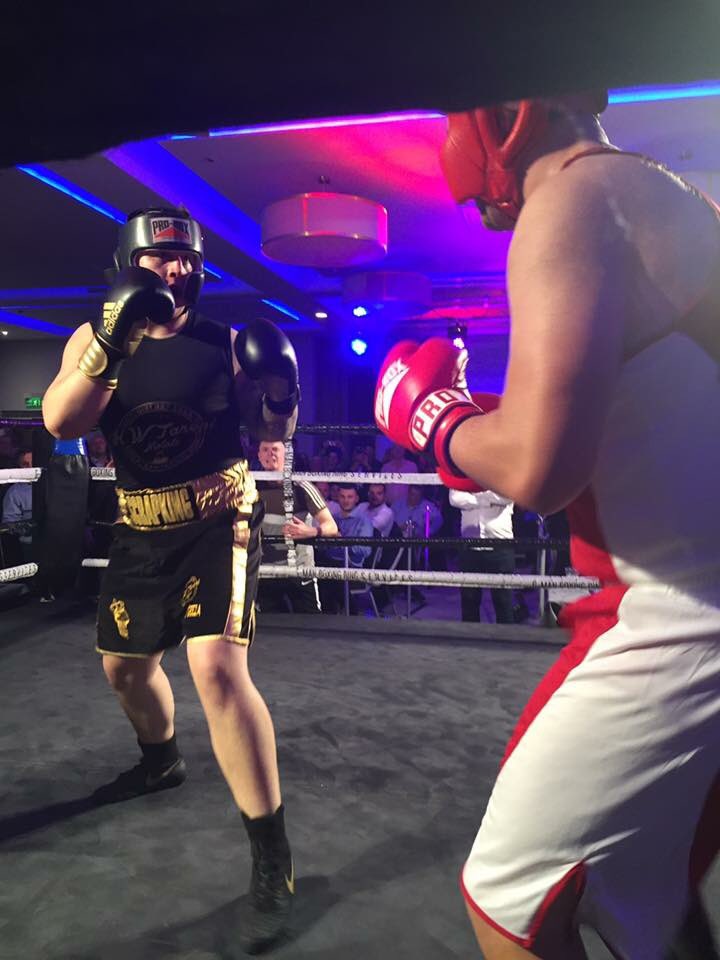 hayleytaroni's tweet photo. Wow, what a weekend,congratulations to both our lads Saturday night winning their bouts, proud is an understatement, the atmosphere was electric #teamtaroni Much respect to both their opponents who put up a great fight! Thanks 4 the support #scrapkings #midlandschamp #boxing https://t.co/YBHspSOmQM
