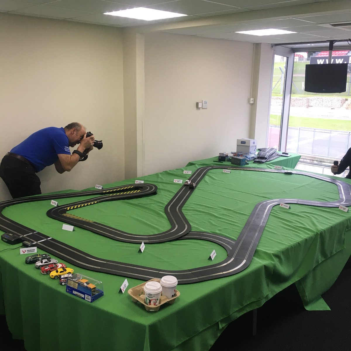 scalextric brands hatch