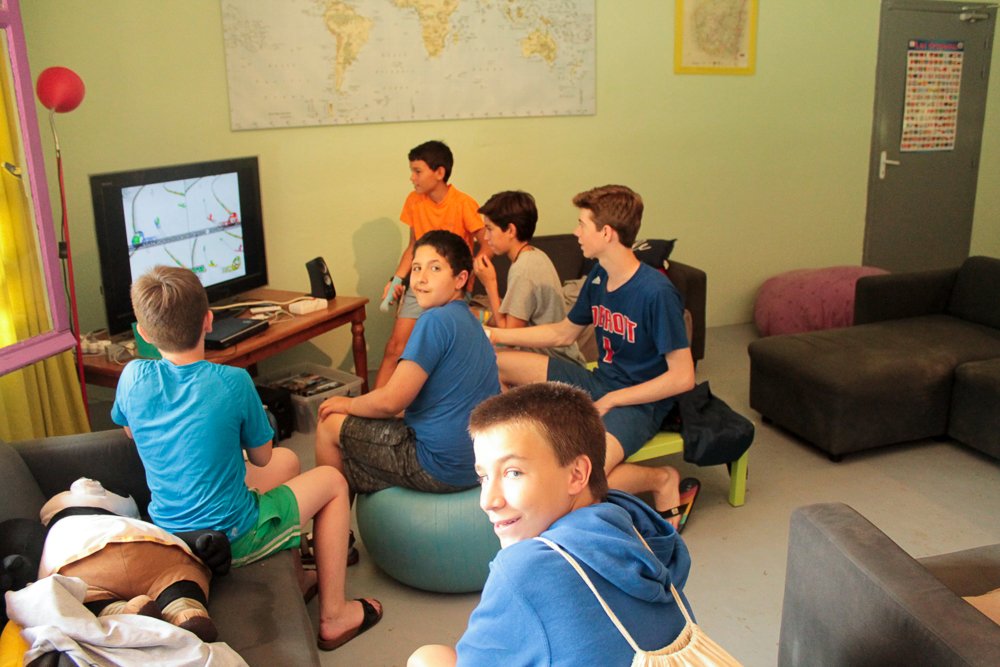 villagecamps's tweet photo. #SummerCamp in #France - A central building houses the classrooms and dining room as well as modern toilets and shower facilities. Find out more: https://t.co/KoeMWx83Zn #villagecamps #vc2017 #vcfrance #outdoors #camping https://t.co/siFzMCpSpb