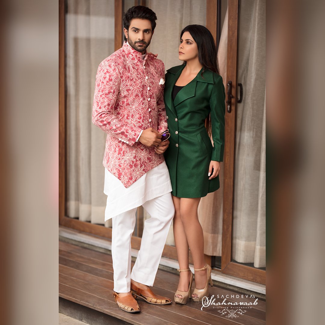 sshahnawaab's tweet image. A #Bold premium embroidered prince #jacket, blended with asymmetric cuts. 
A green knee-length #overcoat for that fashion-forward chic attitude. A must have #semiformal for your winter wardrobe. 
#sshahnawaab #craftingprincehood #mayorsaab #menstyle #delhi #fashiondesigner