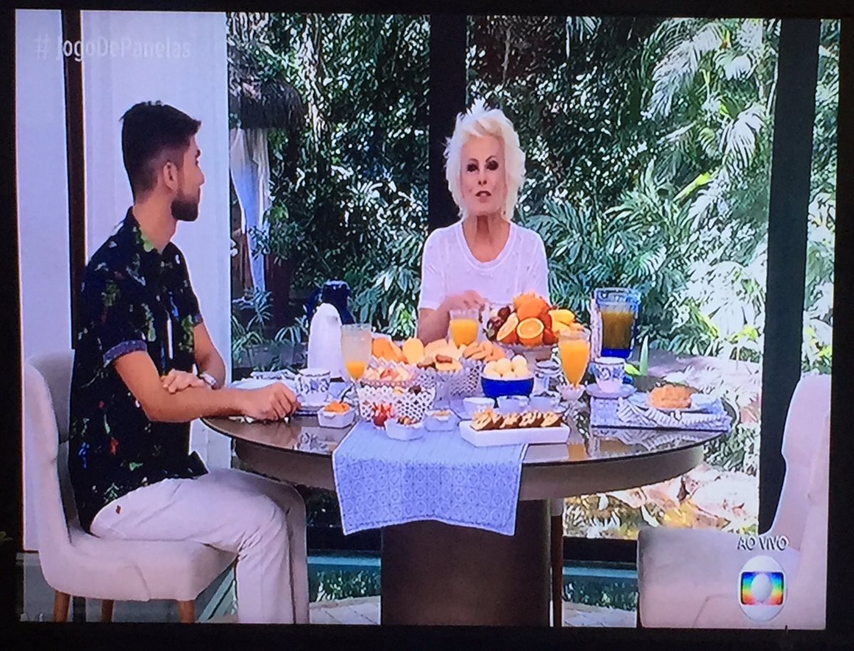 GraoDoDia's tweet photo. Aeeeee Cay!!! Jantar espanhol! 💃🏼💢🙌🏻 #JogodePanelas #TeamCay #MaisVoce https://t.co/oh7Fz2OCww