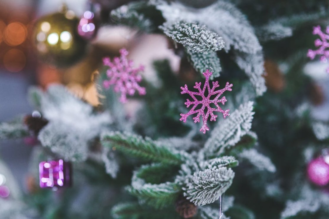 cyberawaregov's tweet photo. While you’re hanging tinsel and baubles on your tree on #TechFree15 #TreeDressingDay, install the latest software and app updates on your phone. https://t.co/tXradEHgxK