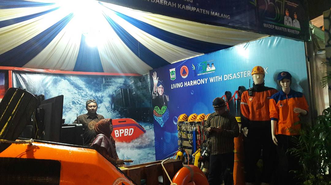 bpbd_malangkab's tweet photo. Silahkan para masyarakat tangguh bencana merapat ke stand BPBD kabupaten malang di halaman stadion kanjuruhan kepanjen https://t.co/Jm9GYpMtev