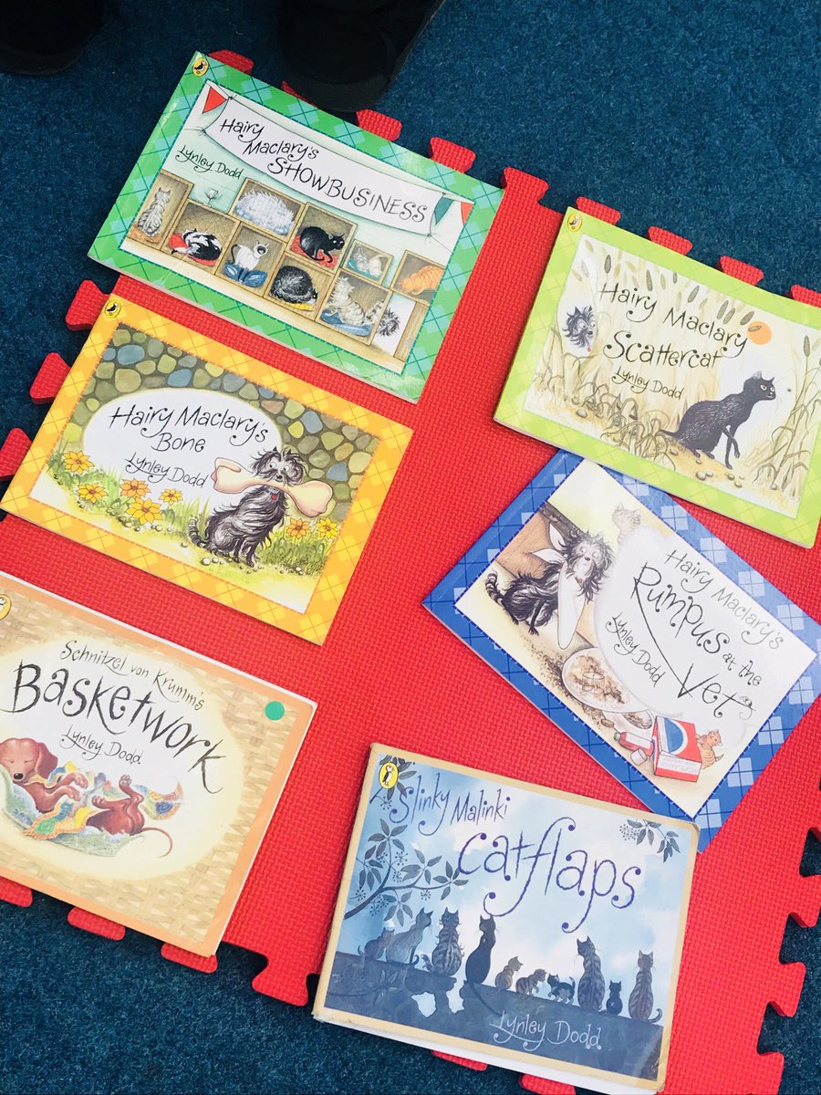 Rachel_Benn_'s tweet image. Very busy today at Donaldson’s Dairy 🥛🧀🐶 #HunsletLibrary #storytelling #drama #HairyMaclary 📖@leedslibraries