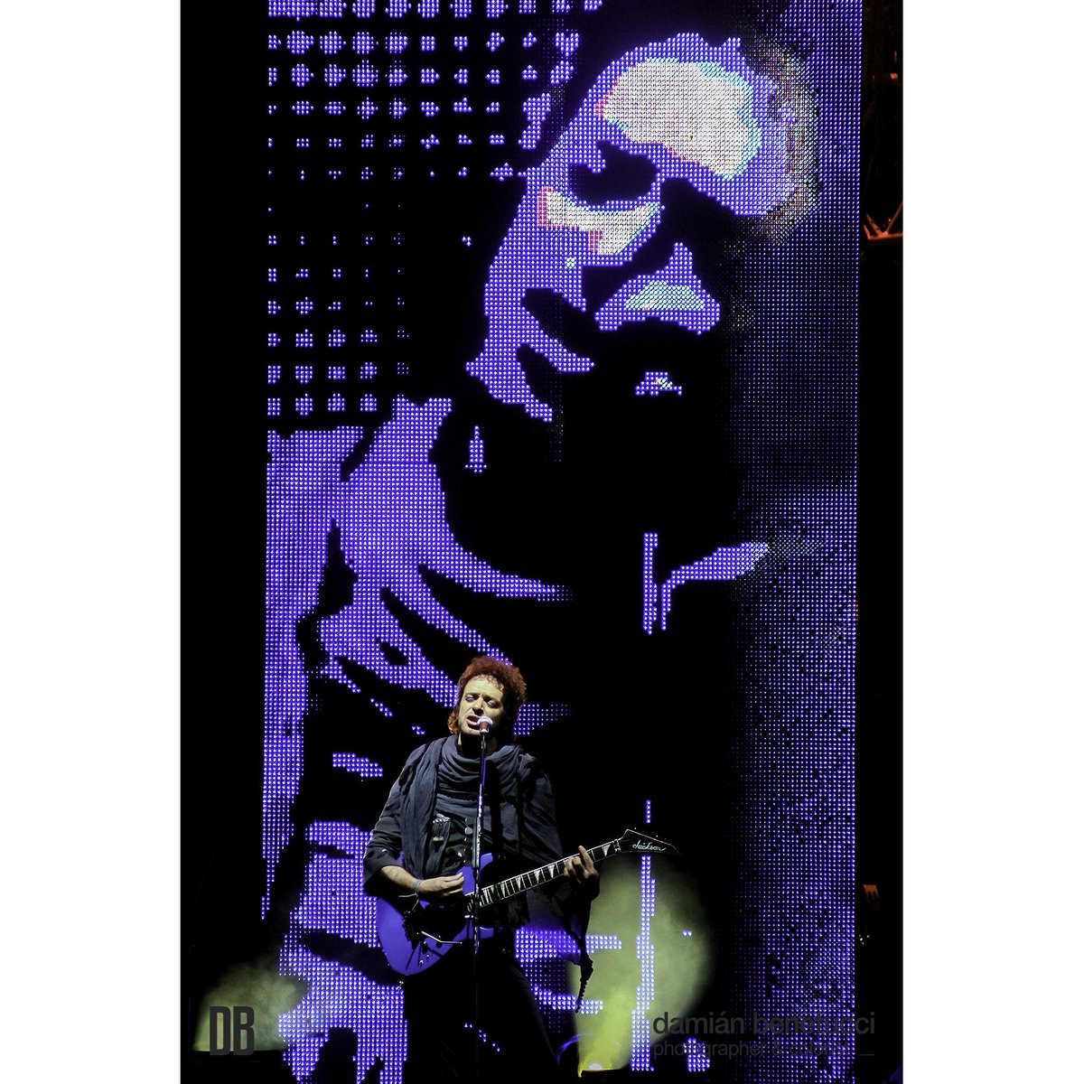 damianbenetucci's tweet photo. 2007 / 24 Nov / 2017

10 Años - Foto que tomé durante el show de Bogotá, Colombia

#GustavoCerati
#SodaStereo
#DiarioDeGira
#FotógrafoOficial
#GiraMeVerasVolver https://t.co/a2jXWYImEb