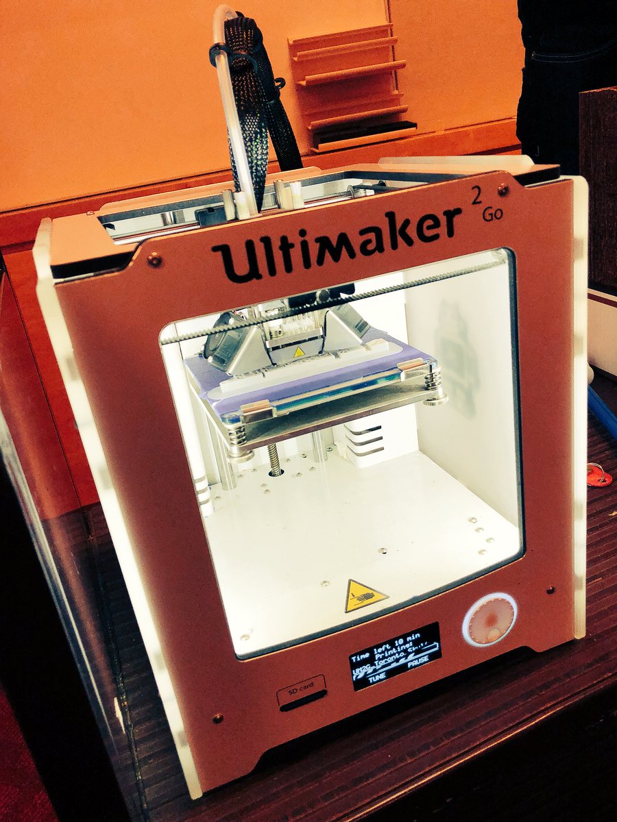 GlenBarbeau's tweet photo. At the Innovation Hub @torontolibrary #TPLMakers @SamuelHearneMS @LC3_TDSB @tdsb starting our 3D Printing Certification workshop! https://t.co/4oIc4d6mzS